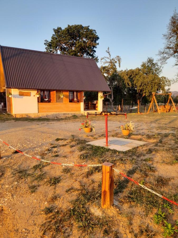 Vila Kuca Za Odmor Antonija Gospić Exteriér fotografie