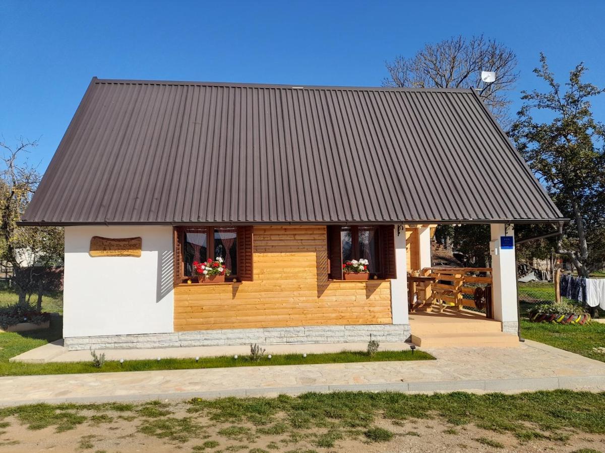 Vila Kuca Za Odmor Antonija Gospić Exteriér fotografie