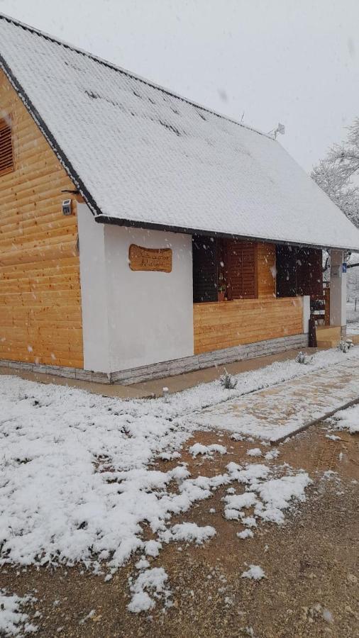 Vila Kuca Za Odmor Antonija Gospić Exteriér fotografie