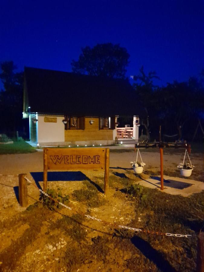 Vila Kuca Za Odmor Antonija Gospić Exteriér fotografie