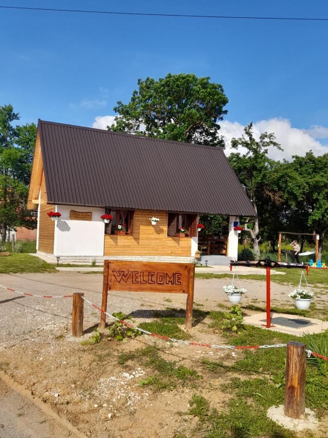 Vila Kuca Za Odmor Antonija Gospić Exteriér fotografie