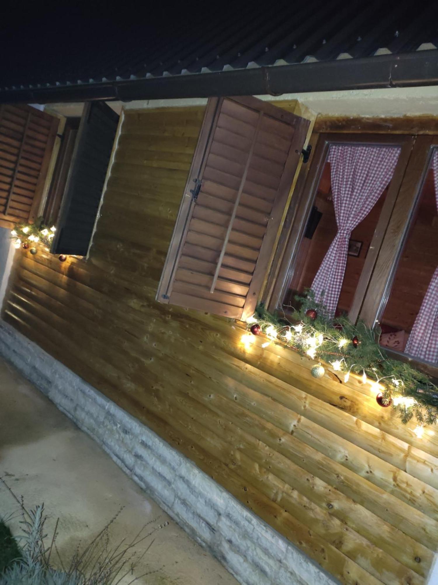 Vila Kuca Za Odmor Antonija Gospić Exteriér fotografie